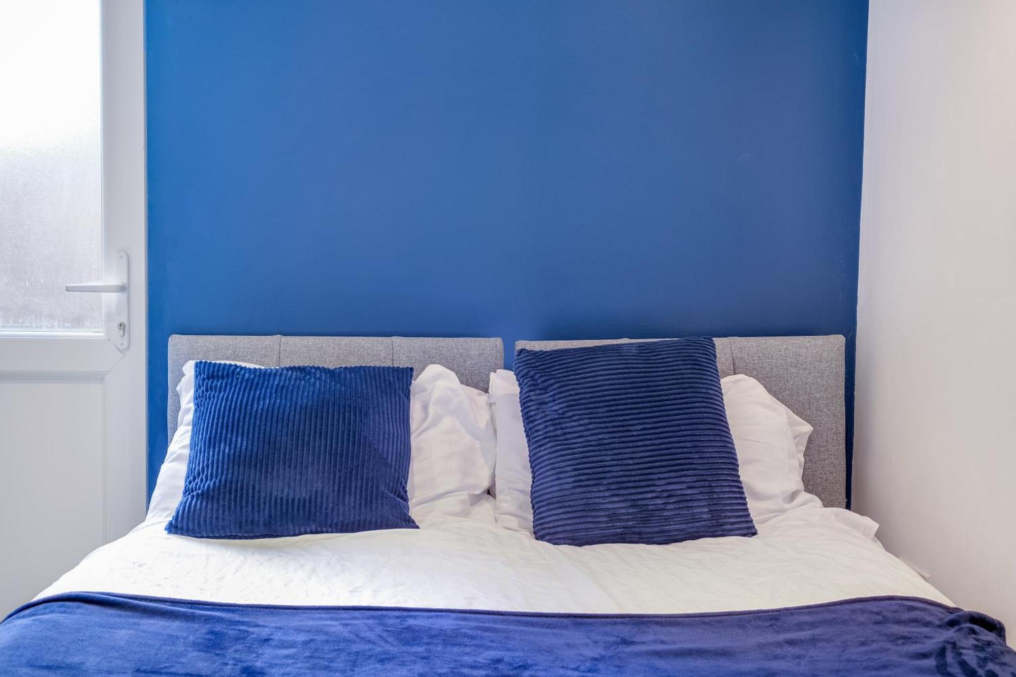 Kings House Apartment Hayes, West London Apt A Northolt  المظهر الخارجي الصورة