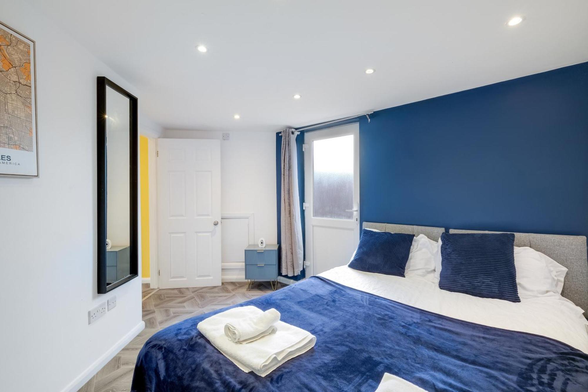 Kings House Apartment Hayes, West London Apt A Northolt  المظهر الخارجي الصورة