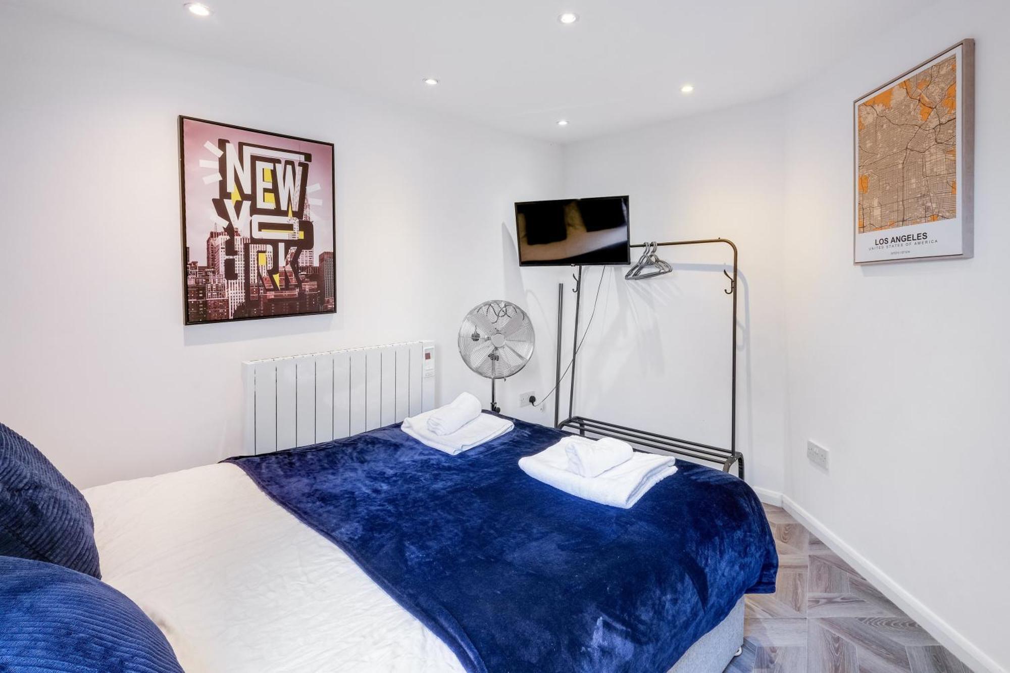 Kings House Apartment Hayes, West London Apt A Northolt  المظهر الخارجي الصورة