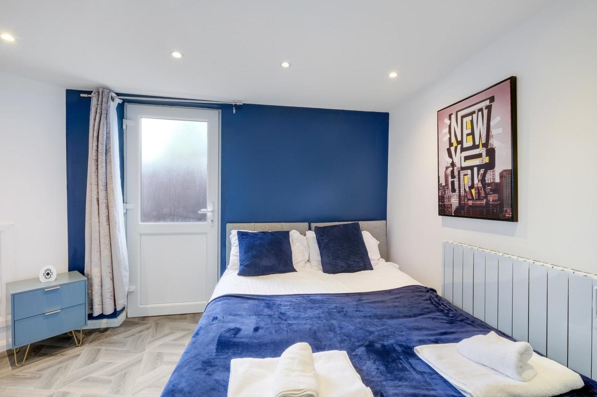 Kings House Apartment Hayes, West London Apt A Northolt  المظهر الخارجي الصورة