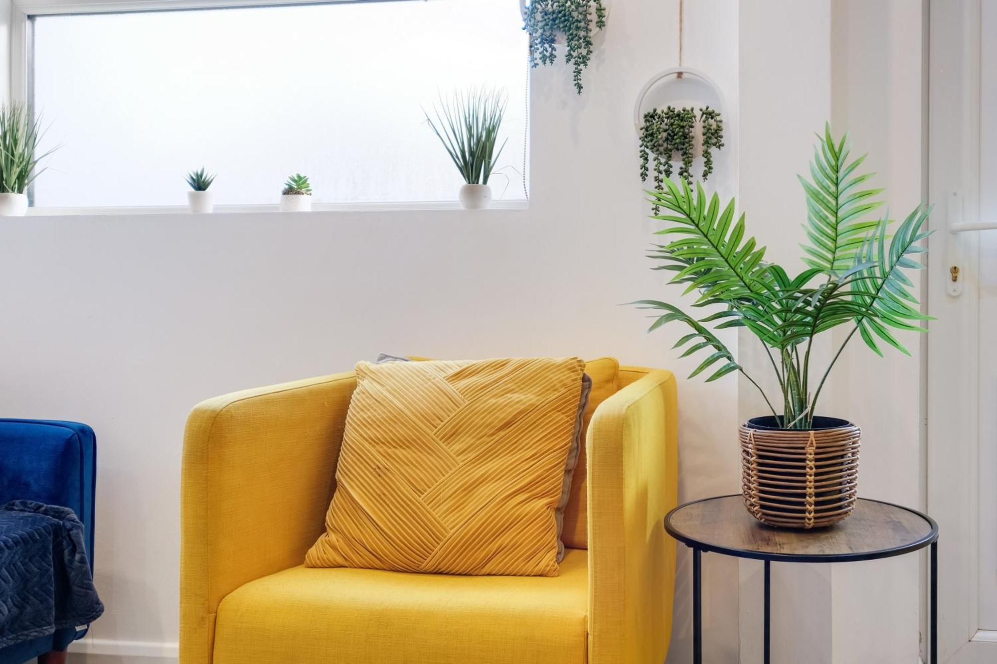 Kings House Apartment Hayes, West London Apt A Northolt  المظهر الخارجي الصورة