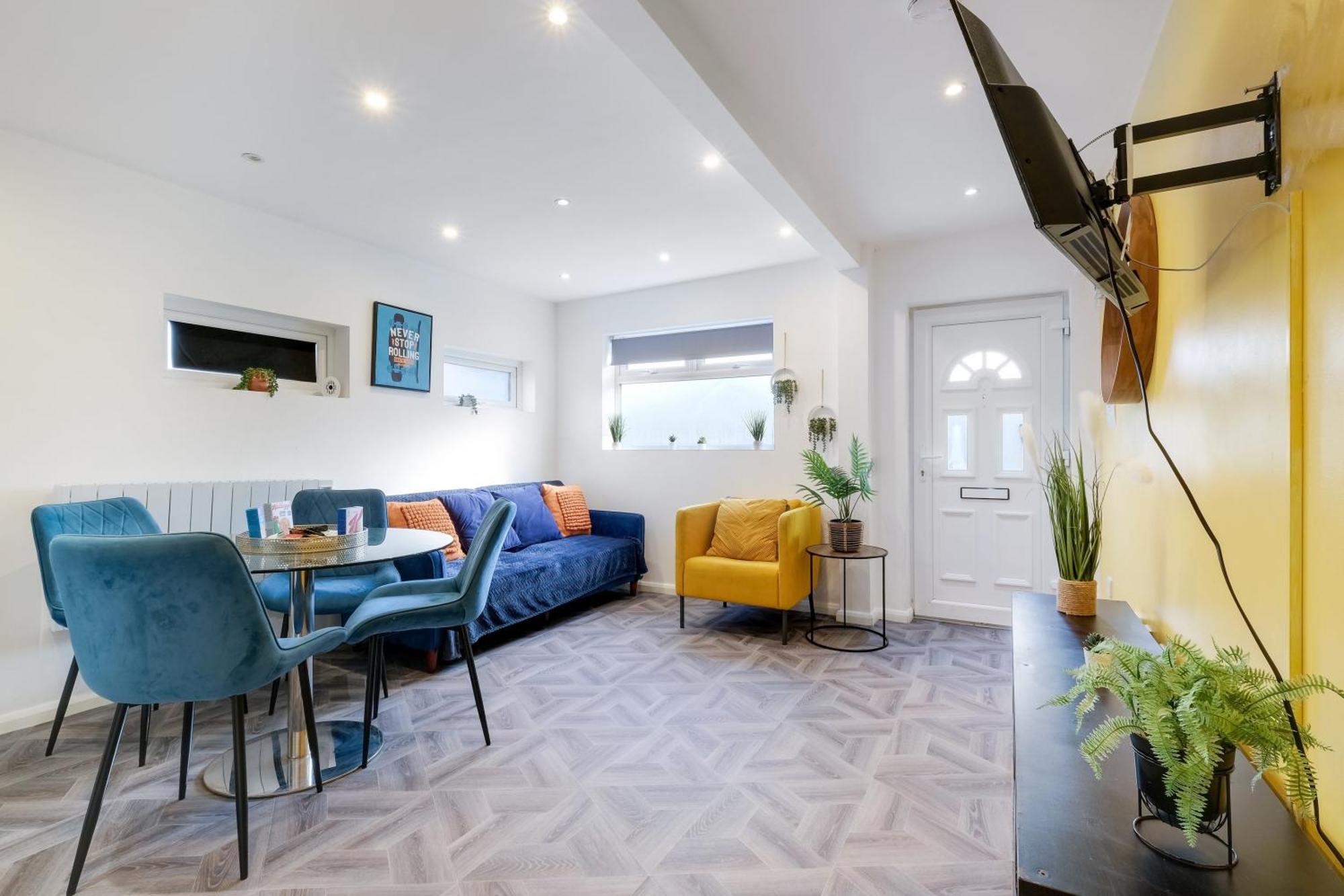 Kings House Apartment Hayes, West London Apt A Northolt  المظهر الخارجي الصورة