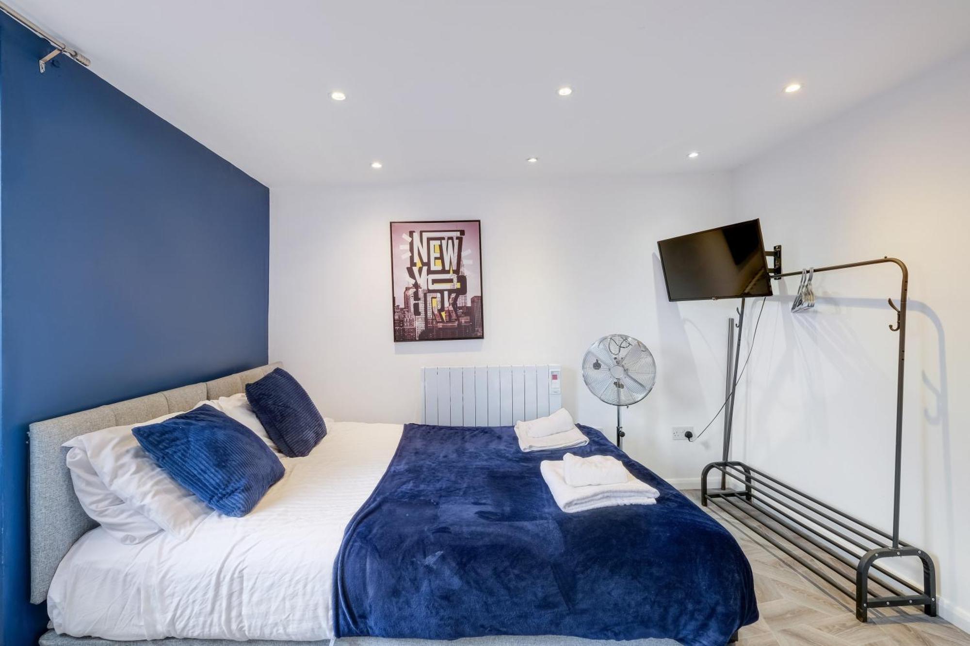 Kings House Apartment Hayes, West London Apt A Northolt  المظهر الخارجي الصورة