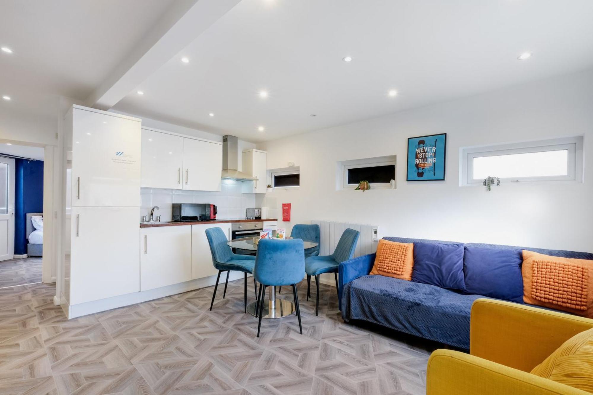 Kings House Apartment Hayes, West London Apt A Northolt  المظهر الخارجي الصورة